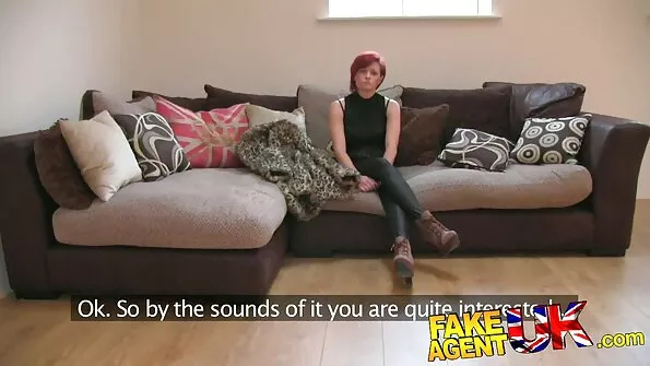 Пасторът се изповяда analno porno klipove на милифката и се чука в дупето едновременно.