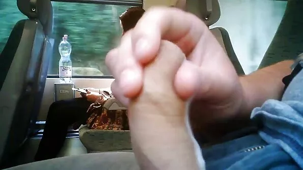 Бедното момиче беше почти разкъсано domashni porno klipove на парчета от силен групов удар.