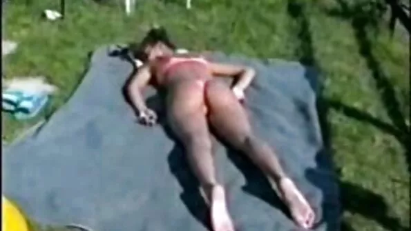 Остави геймпада си и seks porno klipove ме чукай, проклет геймър.