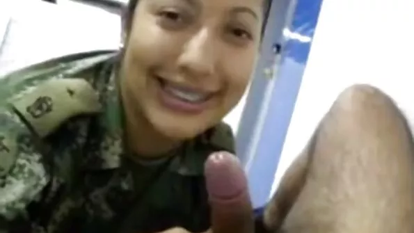 Умен студент чука мама bezplatni porno klipove приятелка край басейна.