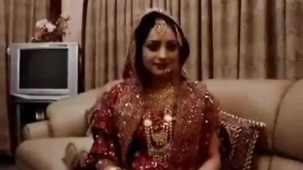 Ученичката Киара Коул взе зъби porno klpove от нов учител.