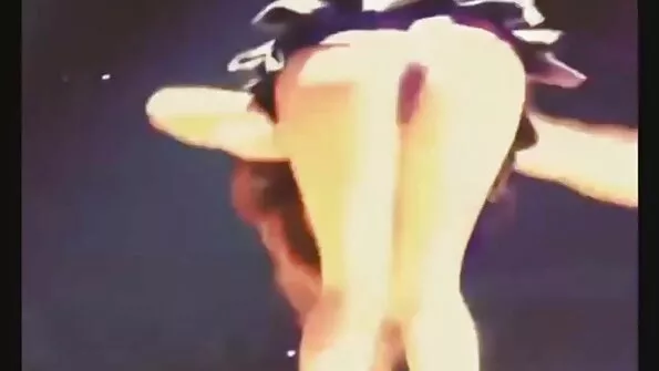 Татуиран глупак грубо porno klipove bg изчука момиче и напълни лицето й със сперма.