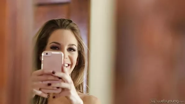 Изгорих, че дънките на приятелката ми на дупето besplatni seks klipove й бяха спукани и се втурнах да помагам.