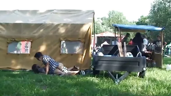 Този патладжан pirno klipove трудно влиза в нейните миниатюрни дупки, но Лидка все още не се предава .