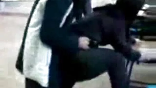 Кучката пъхна задника си pono klipove под черния мъж на кастинга и получи ролята.