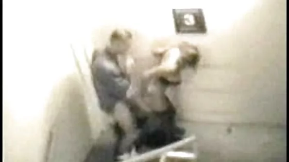 Слаба Елза и сивокос баща решават seks porno klipove да си направят малко шеги.