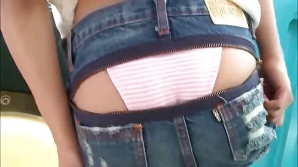 Шибаната баба учи мацка как bezplatni porno klipove да суче от втори баща.