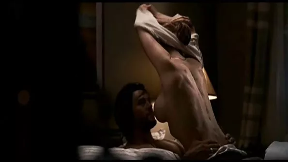 Кльощавата девойка seks porno klipove съблазни фотографа и го изчука достатъчно .