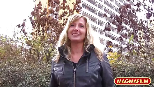 Той се отчая да analni porno klipove се опита да измами жена си на задници и се обади на проститутка .