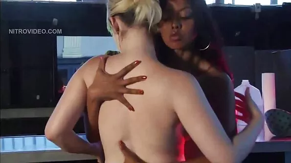 Хубаво е да си стюардеса – всеки те иска. online porno klipove