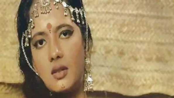 Стриптизьорката се porno klipove gratis оказа буйстваща вещица.