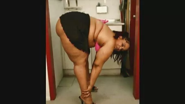 Цял ден снимах една мацка за инста pono klipove и си получих анален подарък .