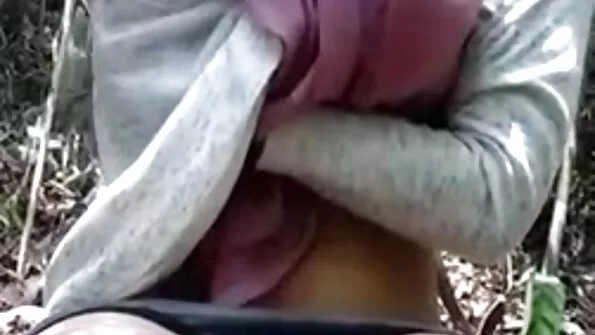 Клара porno klipove za pari беше хваната в най-неудобния момент, но не беше особено разстроена.