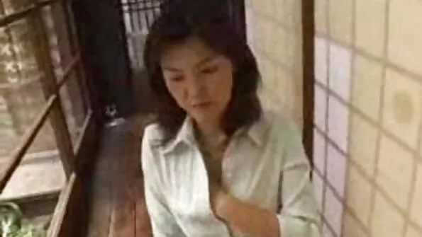 Скара се с приятелка и се утеши с путката на майка си porno klipove bg .