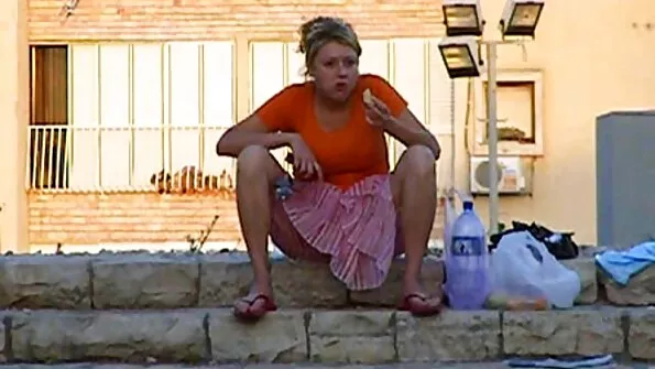 Плешив пич чука porno bg klipove Caeyenne Amor и нейната дебела приятелка.