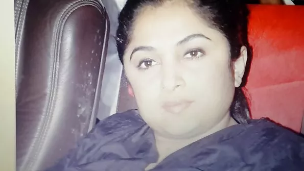 Човекът чука сестрата Ема Старлето с нейните porno vidio klipove приятелки.