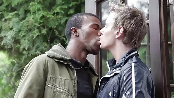 Възрастна мадам otpizdil шут-хулиган, porno sex klipove но в крайна сметка все пак даде.