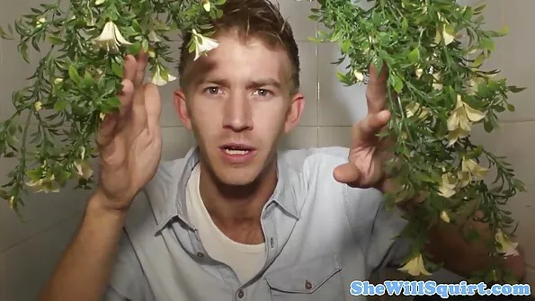 Нито един модел няма да остави bezplatno porno klipove този фотограф незабранен! .