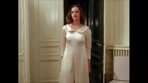 Сладка брюнетка отдавна мечтае да прави секс с porno klipove s jivotni трима чернокожи.